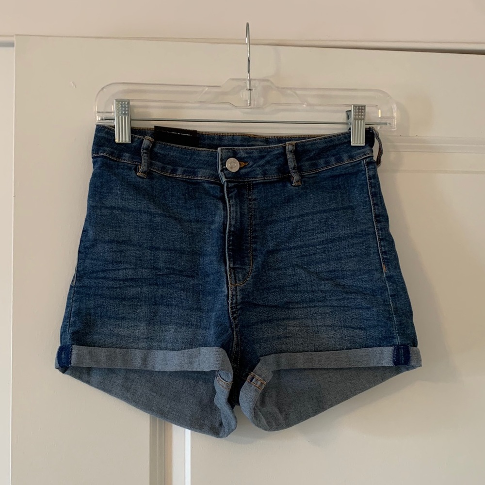 H&M High Waist Shorts - Jean Shorts, size 8, NEW! - Picture 1 of 12
